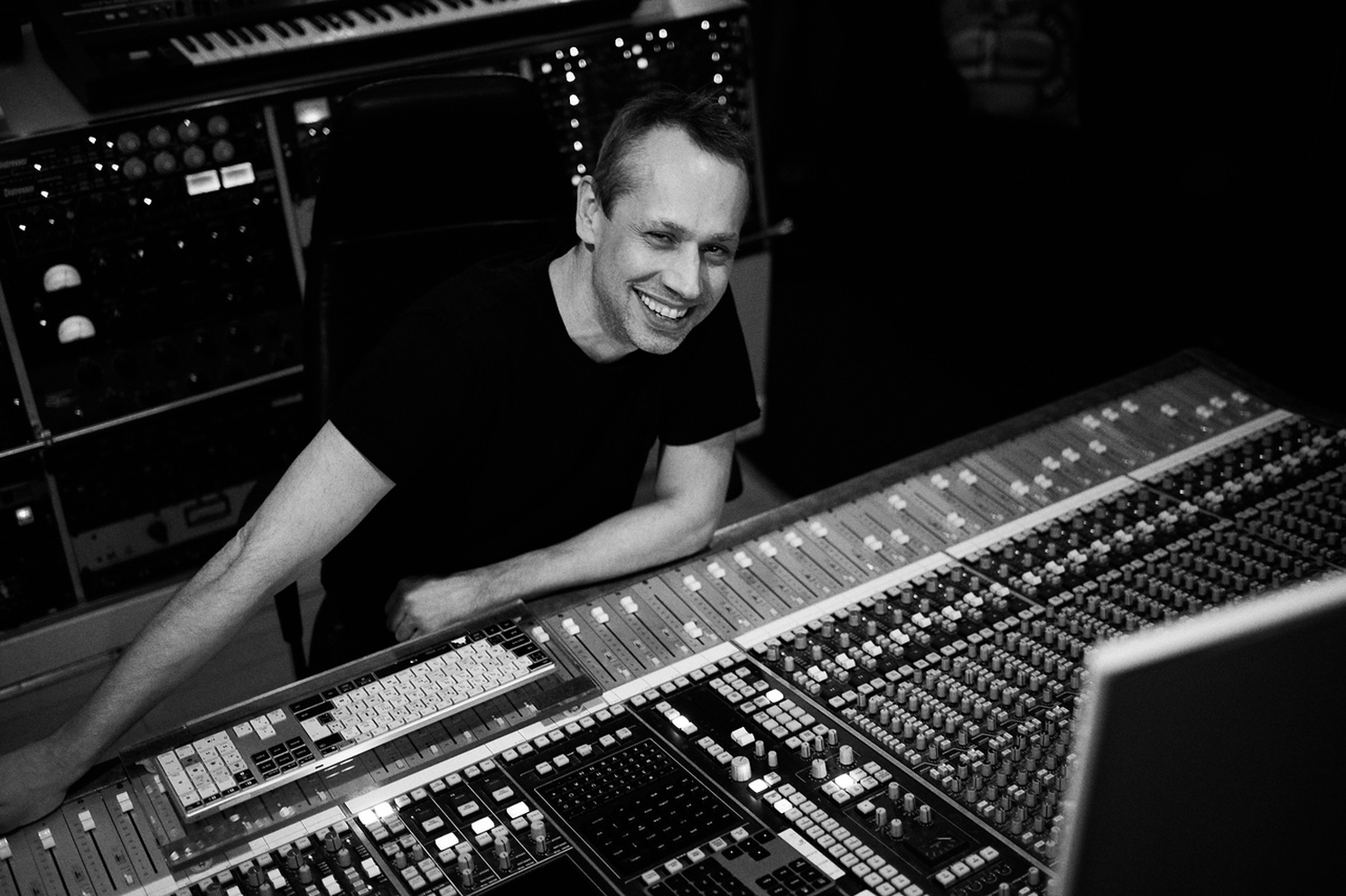 Studio tour around Soundhouse Studios with engineer Russell Cottier
